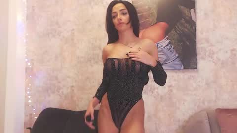 Snapshot of erikabeee1 chatting on February 9, 6:54 am Erikabeee online show from February 9, 6:54 am