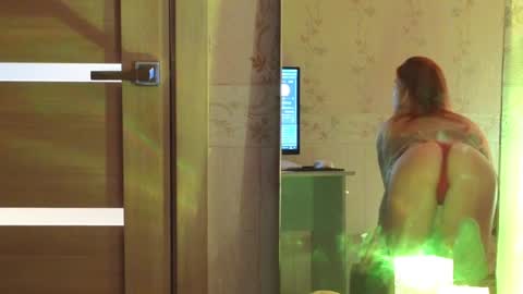 Snapshot of erikabrian chatting on December 21, 1:15 am erikabrian online show from December 21, 1:15 am