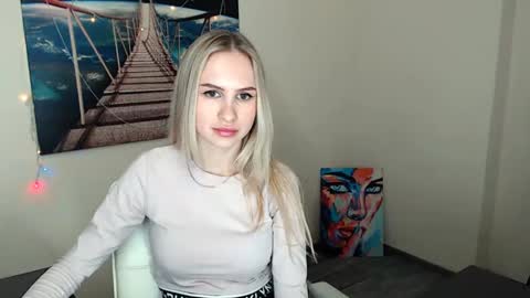 Snapshot of erikagavin chatting on February 28, 4:20 pm Erika online show from February 28, 4:20 pm