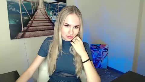 Snapshot of erikagavin chatting on October 27, 12:53 pm Erika online show from October 27, 12:53 pm