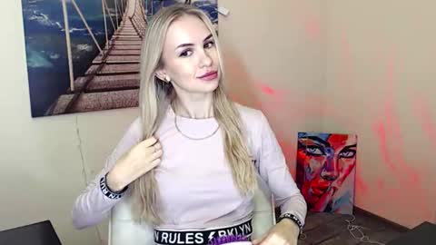 Snapshot of erikagavin chatting on October 29, 12:51 pm Erika online show from October 29, 12:51 pm