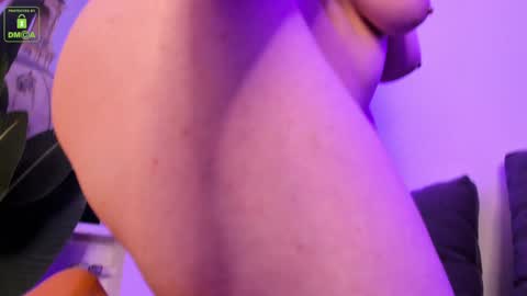 Snapshot of erikalustx chatting on November 26, 4:13 am Erika online show from November 26, 4:13 am