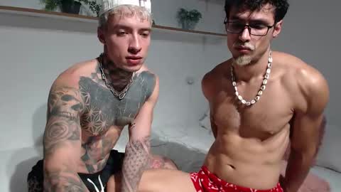 Snapshot of erikcolle chatting on January 9, 2:58 am Erik Bruce online show from January 9, 2:58 am