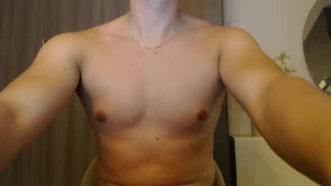 Erikxnx online show from February 9, 5:39 pm