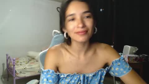 erina_1 online show from January 18, 12:35 am