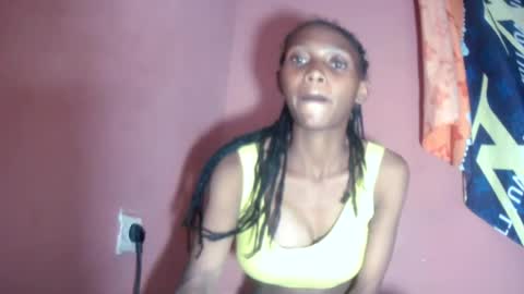 Snapshot of erinah05 chatting on August 9, 6:35 pm erinah05 online show from August 9, 6:35 pm