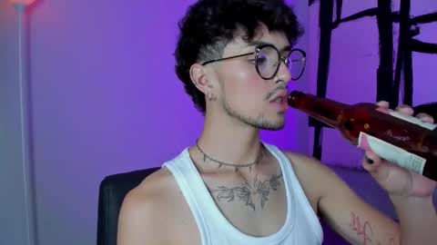 Snapshot of erisleon chatting on October 29, 7:32 am   online show from October 29, 7:32 am