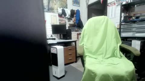 Snapshot of ernello chatting on July 21, 7:27 pm ernello online show from July 21, 7:27 pm