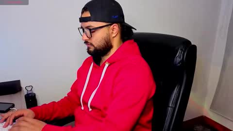 Snapshot of ernesto_rodriguez_82 chatting on October 18, 6:37 am ernesto rodriguez 82 online show from October 18, 6:37 am