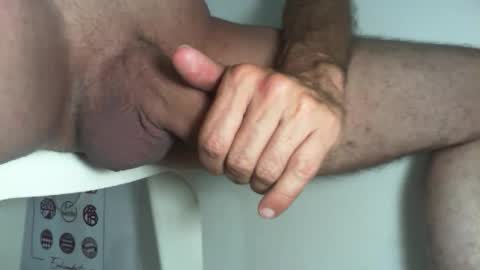 Snapshot of erniemuyhot435811 chatting on December 19, 3:02 am erniemuyhot435811 online show from December 19, 3:02 am