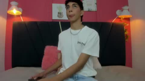 ero_boy40 online show from August 4, 1:14 pm