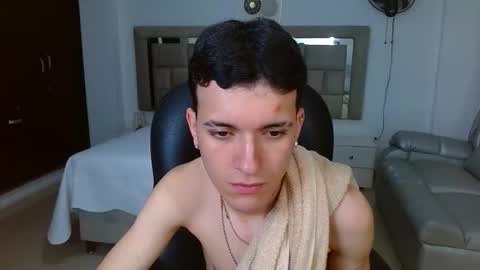 Snapshot of eroboyxox chatting on February 24, 11:14 pm eroboyxox online show from February 24, 11:14 pm