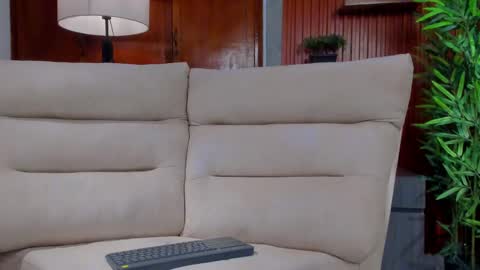 eros_becker_ online show from April 25, 4:15 am