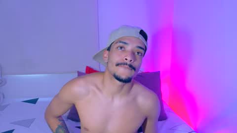 Snapshot of eros_chipre chatting on December 4, 9:01 pm Eros online show from December 4, 9:01 pm