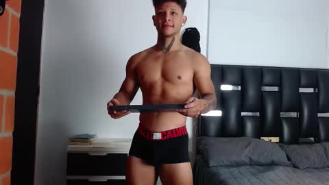 Snapshot of erosscott chatting on October 20, 3:45 pm Eros online show from October 20, 3:45 pm