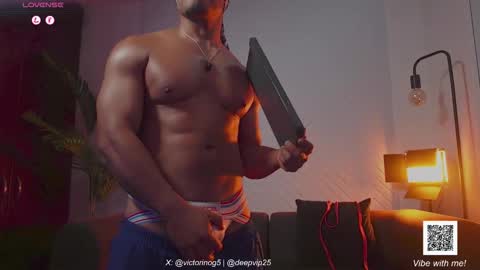 eroswolf online show from May 4, 5:20 pm