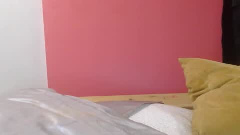 Snapshot of erotica_angel chatting on December 22, 6:21 am Nikki Erotica online show from December 22, 6:21 am