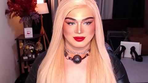 Snapshot of eroticfowler69 chatting on December 12, 5:59 pm Anastasia online show from December 12, 5:59 pm