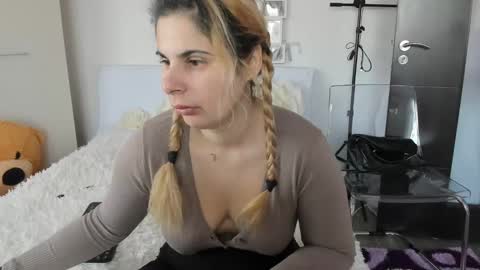 eroticsensualkitty4u online show from January 9, 8:03 am