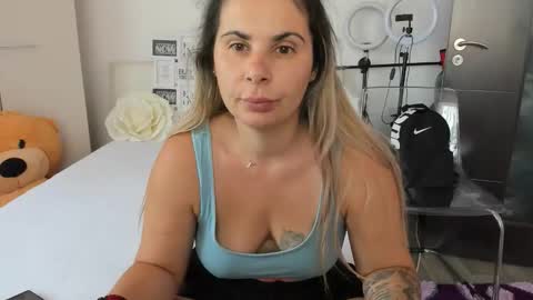 eroticsensualkitty4u online show from September 9, 10:37 am