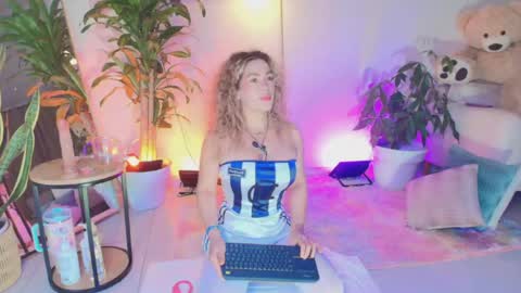 TINY  online show from June 7, 4:38 am
