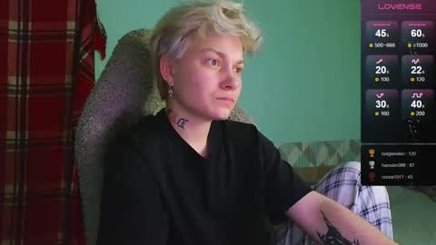 Snapshot of esajukyy chatting on December 30, 1:03 pm esajukyy online show from December 30, 1:03 pm