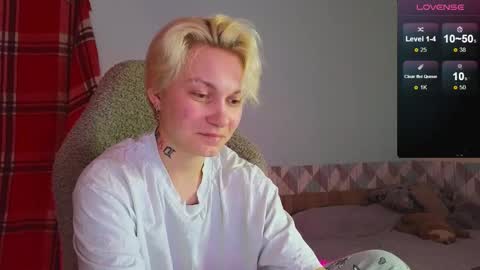 Snapshot of esajukyy chatting on January 27, 11:00 am esajukyy online show from January 27, 11:00 am