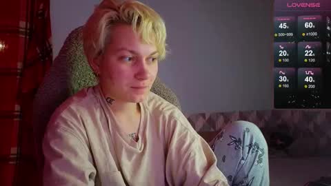 Snapshot of esajukyy chatting on February 7, 2:37 pm esajukyy online show from February 7, 2:37 pm