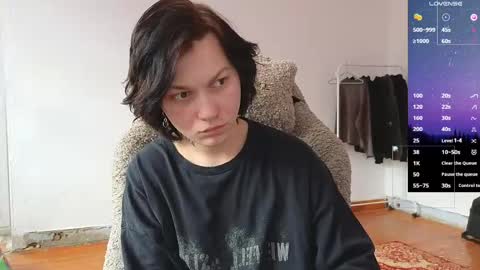 esajukyy online show from April 28, 2:27 am