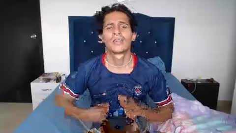 Snapshot of escanor_legendary chatting on January 20, 8:29 pm Scanor online show from January 20, 8:29 pm