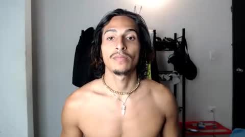 Snapshot of escanor_legendary chatting on December 1, 11:10 pm Scanor online show from December 1, 11:10 pm