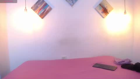 Snapshot of escar_let chatting on November 5, 3:17 am Scarlett online show from November 5, 3:17 am