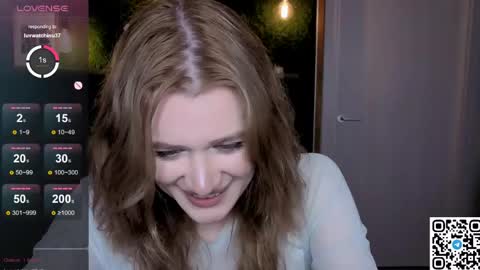 Snapshot of eshleeeygreen chatting on May 15, 8:38 pm EshleGreen online show from May 15, 8:38 pm