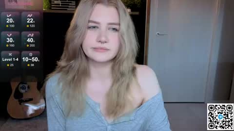 Snapshot of eshleeeygreen chatting on May 28, 6:27 pm EshleGreen online show from May 28, 6:27 pm