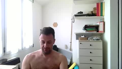 esibizionista 91 online show from May 13, 7:28 am