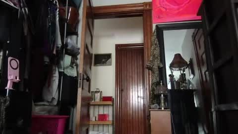 Snapshot of esimaralda chatting on May 22, 1:39 pm esimaralda online show from May 22, 1:39 pm