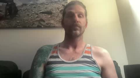 Snapshot of esinking24 chatting on December 5, 1:25 am esinking24 online show from December 5, 1:25 am