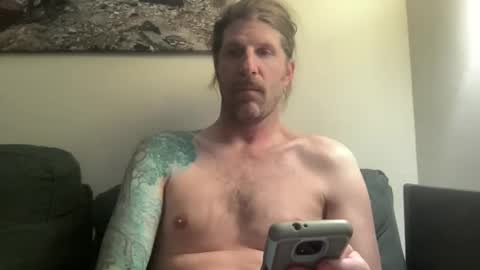 Snapshot of esinking24 chatting on December 13, 2:54 am esinking24 online show from December 13, 2:54 am