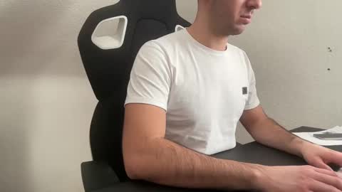 Snapshot of eskp chatting on March 4, 11:08 am eskp online show from March 4, 11:08 am