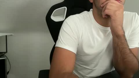 Snapshot of eskp chatting on October 13, 1:22 pm eskp online show from October 13, 1:22 pm