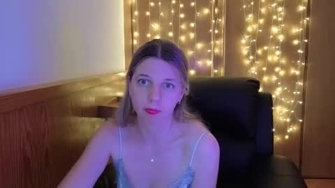 esma347866 online show from May 4, 11:45 pm