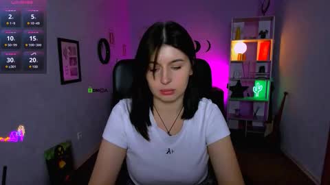 Snapshot of esma_shine chatting on September 13, 3:01 pm esma_shine online show from September 13, 3:01 pm