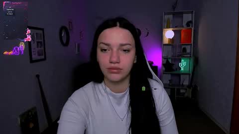 Snapshot of esma_shine chatting on September 18, 8:05 am esma_shine online show from September 18, 8:05 am