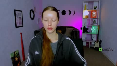 Snapshot of esma_shine chatting on October 1, 5:57 am esma_shine online show from October 1, 5:57 am