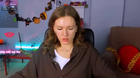 Snapshot of esma_shine chatting on October 20, 7:53 am esma_shine online show from October 20, 7:53 am