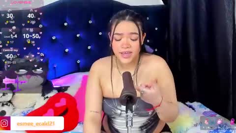 Snapshot of esmecaldwel chatting on July 18, 5:50 pm Esme Caldwel online show from July 18, 5:50 pm