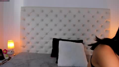 esmeralda  online show from February 8, 3:21 pm