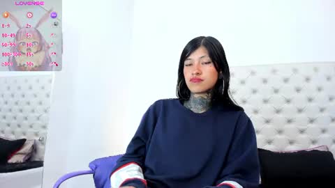 esmeralda  online show from July 29, 3:10 pm