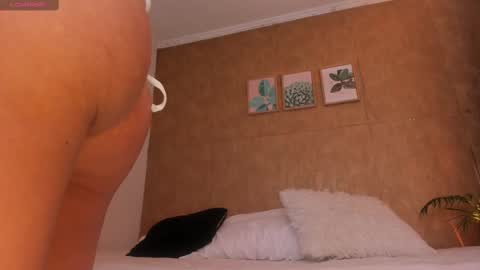 Snapshot of esmeralda__g chatting on February 23, 2:04 pm Esmeralda G online show from February 23, 2:04 pm