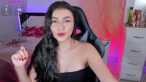 Snapshot of esmeralda_colllins chatting on November 12, 8:19 pm Esmeralda online show from November 12, 8:19 pm